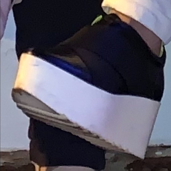 Kendall and Kylie black pointy wedges white soles - Picture 2 of 15